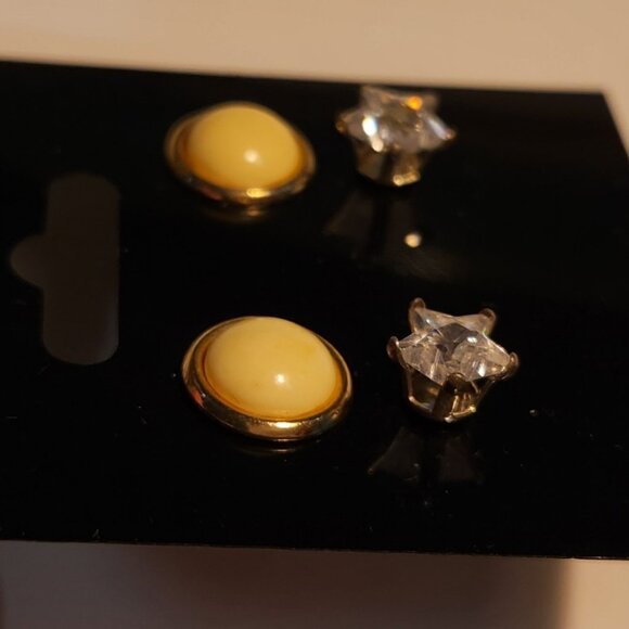 Two Pairs Stud Earrings - Off-White Rounded Flat Studs & Cubic Zarconia Star - Picture 2 of 3